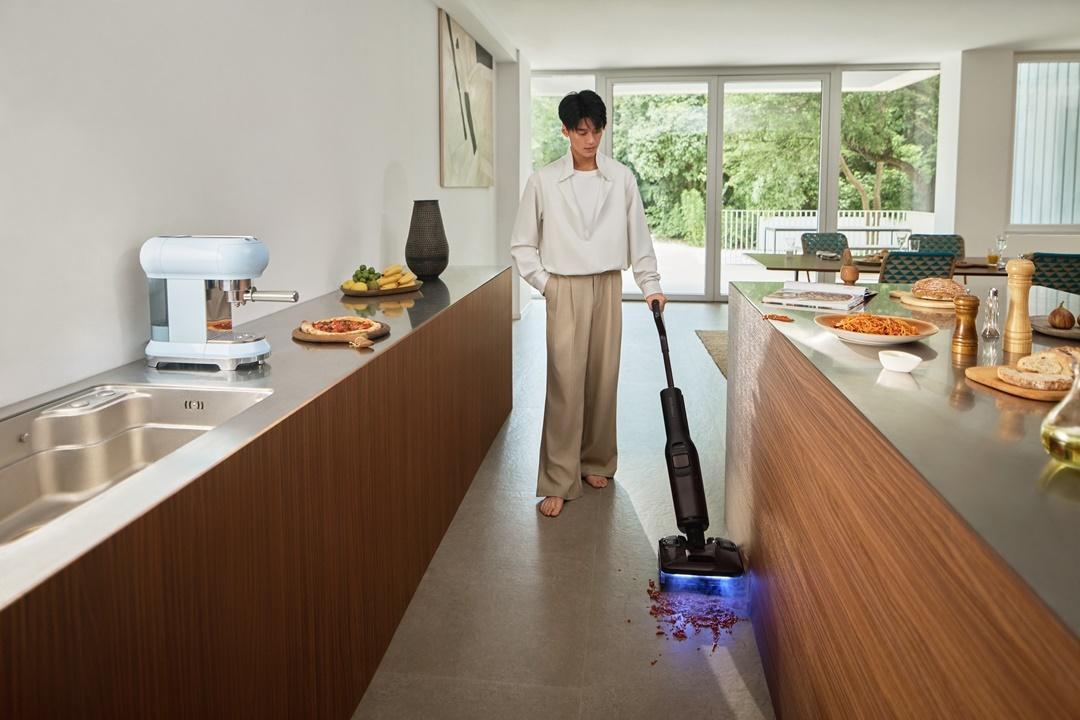 Máy hút bụi lau sàn có hơi nước phù hợp với những nhu cầu làm sạch nào? 14 May hut bui lau san co hoi nuoc phu hop voi nhung nhu cau lam sach nao 2