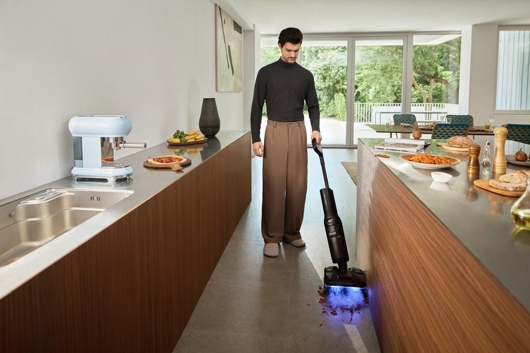 SensEdge Robotic Arm: Công nghệ làm sạch sát mép trên Roborock F25 Ultra Steam Gen 2 14 Roborock F25 Ultra Steam Gen 2 lam sach sat mep the nao Giai thich cong nghe SensEdge Robotic Arm 3